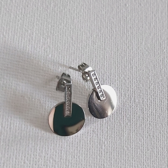 NWOT Retro inspired stainless steel earrings - Picture 1 of 2